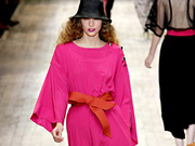2011 leg�t�sebb sz�ne a fukszia!