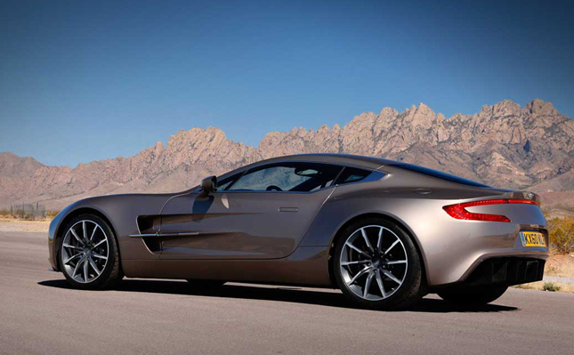 Forr�s: Aston Martin